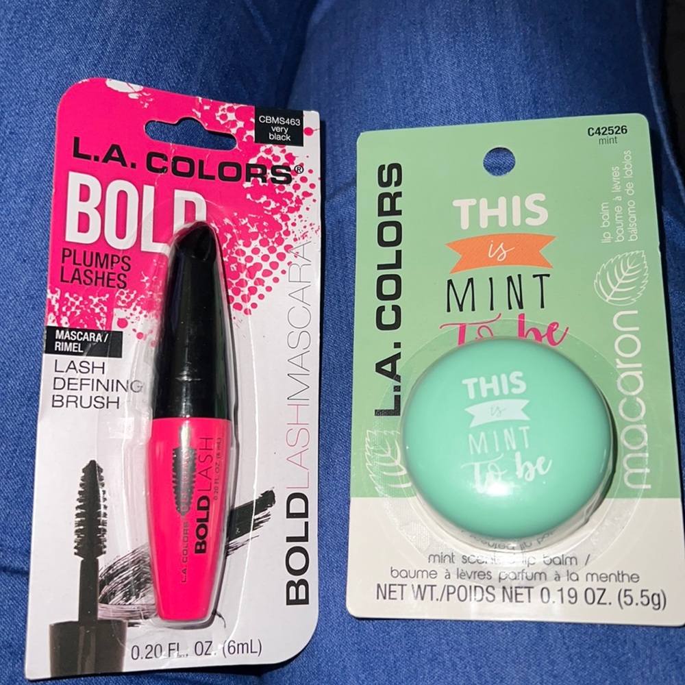 Máscara and mint lip balm